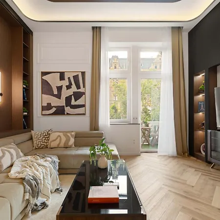 Apartmán Art-filled Designer Flat Near Opera & Andrassy Ave