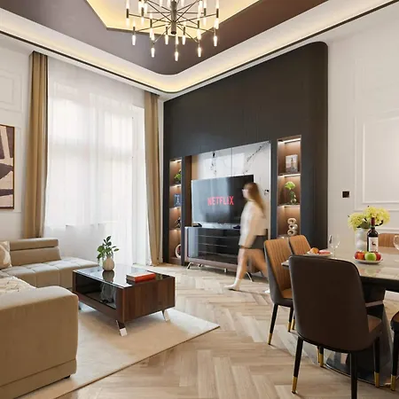 Art-filled Designer Flat Near Opera & Andrassy Ave *