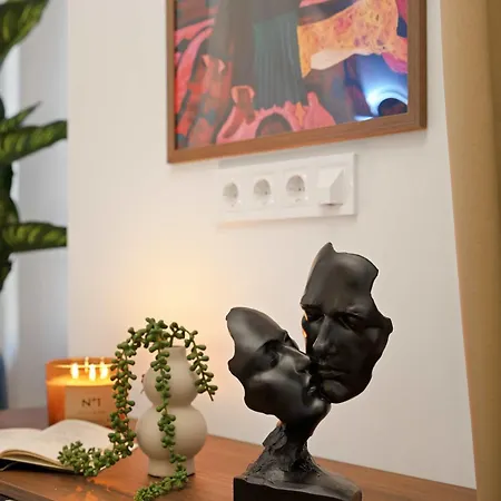 Art-filled Designer Flat Near Opera & Andrassy Ave Budapešť