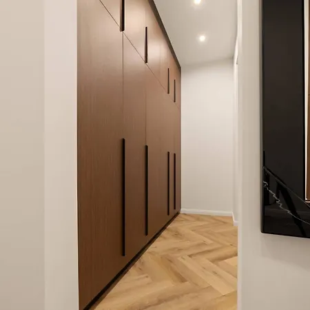 Art-filled Designer Flat Near Opera & Andrassy Ave Apartmán *